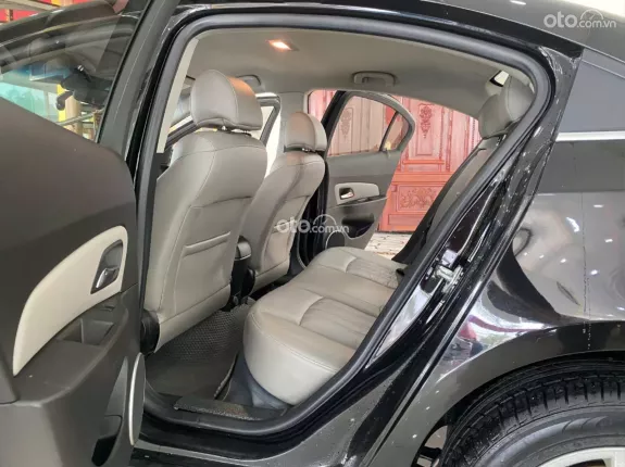 Chevrolet Cruze LT 1.8 2013 - Sedan 5 chỗ số tự động, nổi tiếng lành bền, tiết kiệm