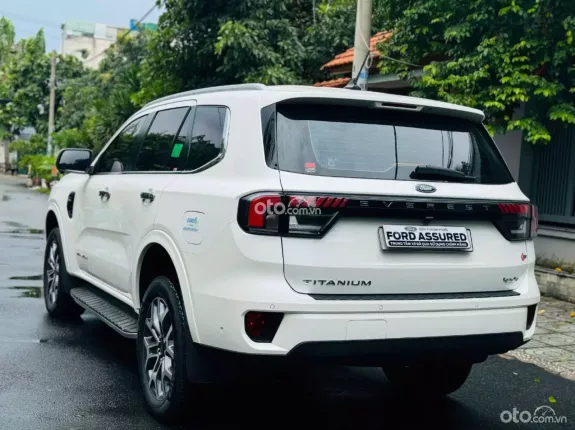 Ford Everest 2.0L ST5 10AT 4x4 Titanium 2022 - Xe SUV 7 chỗ bền bỉ, mạnh mẽ