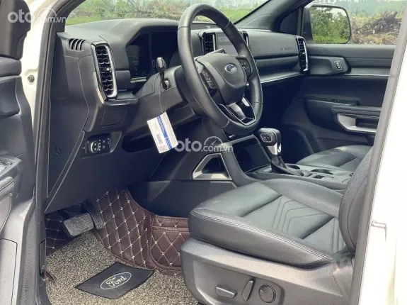 Ford Everest Titanium 2.0 AT 4x2 2023 - Máy nguyên bản của nhà sản xuất