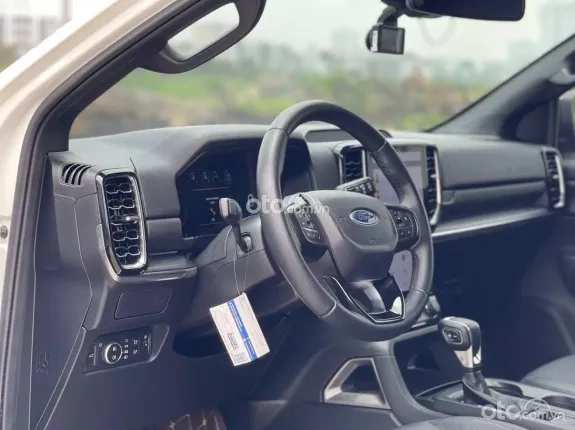 Ford Everest Titanium 2.0 AT 4x2 2023 - Máy nguyên bản của nhà sản xuất