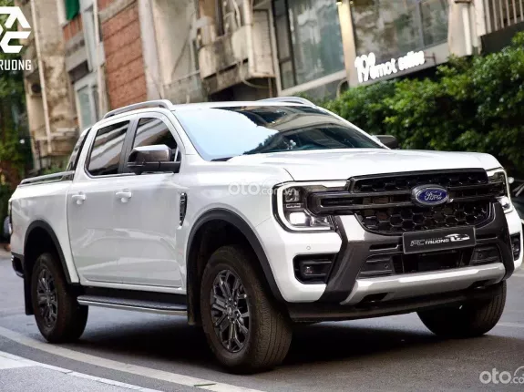 Ford Ranger Wildtrak 2.0l bi-turbo 4x4 10 AT 2023 - BẢN CAO CẤP NHẤT, ODO: CHỈ MỚI 13.000KM, CẦN BÁN