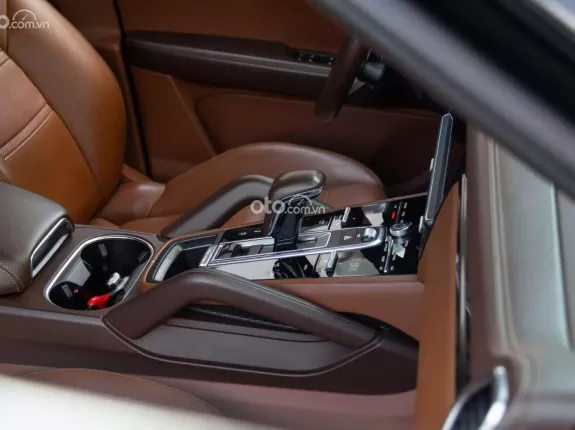 Porsche Cayenne V6 3.0 2021 - Đăng ký lần đầu t1/2022 còn bảo hành đến t1/2027