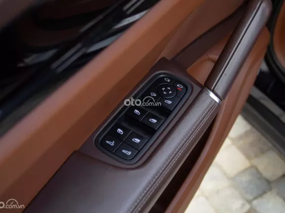 Porsche Cayenne V6 3.0 2021 - Đăng ký lần đầu t1/2022 còn bảo hành đến t1/2027