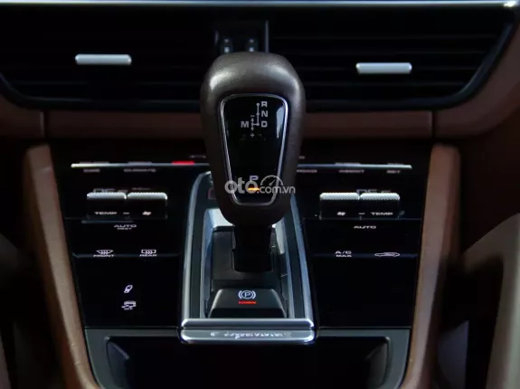 Porsche Cayenne V6 3.0 2021 - Đăng ký lần đầu t1/2022 còn bảo hành đến t1/2027