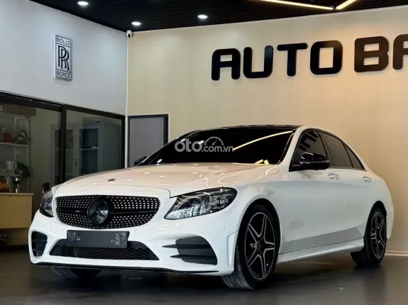 Mercedes-Benz C300 AMG 2021 - Xe lướt giá tốt, đầy đủ lịch sử bảo dưỡng