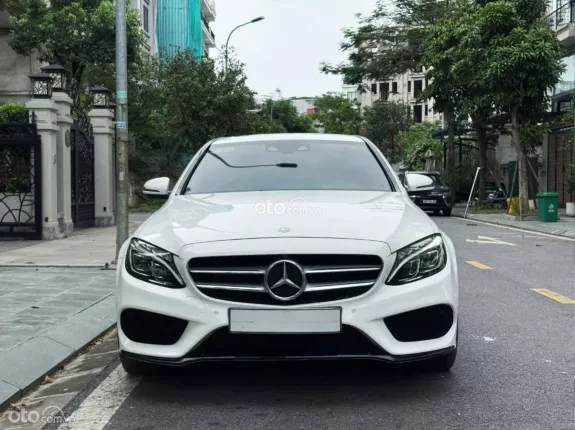 Mercedes-Benz C300 AMG 2017 - Chất xe còn đẹp, bao check test