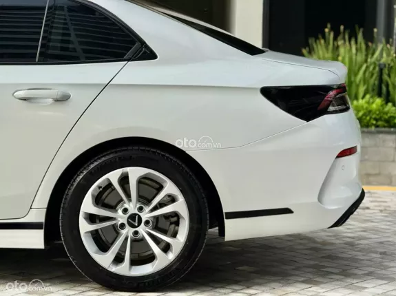 VinFast LUX A2.0 Tiêu chuẩn 2022 - Lên cốp điện, đèn Bi, Lippo thể thao