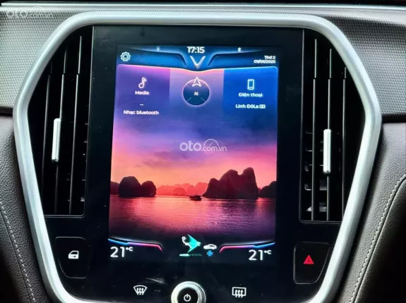 VinFast LUX A2.0 Tiêu chuẩn 2022 - Lên cốp điện, đèn Bi, Lippo thể thao