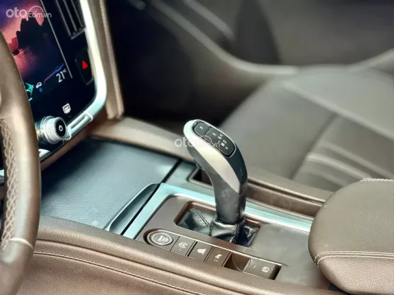 VinFast LUX A2.0 Tiêu chuẩn 2022 - Lên cốp điện, đèn Bi, Lippo thể thao