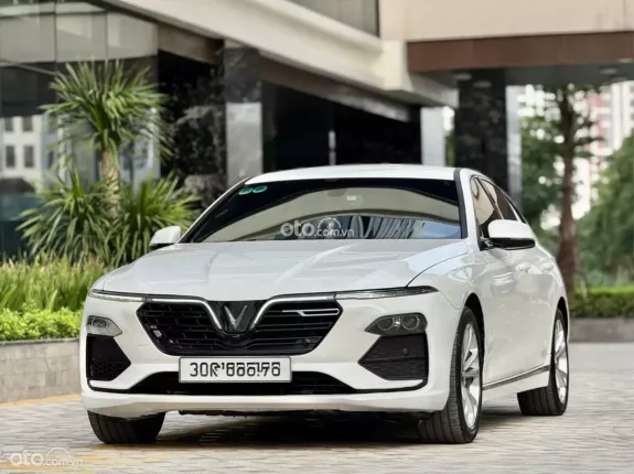 VinFast LUX A2.0 Tiêu chuẩn 2022 - Lên cốp điện, đèn Bi, Lippo thể thao