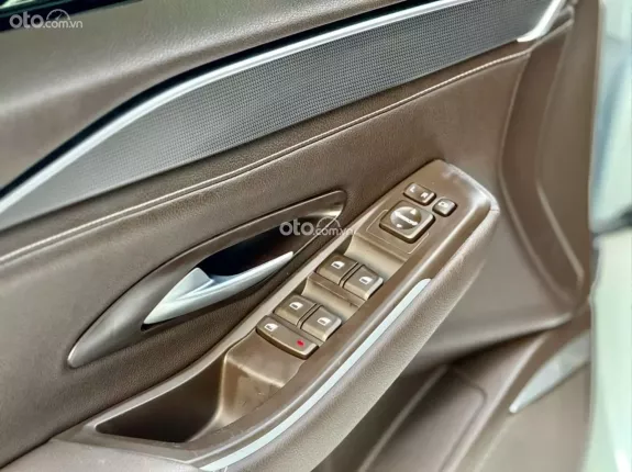 VinFast LUX A2.0 Tiêu chuẩn 2022 - Lên cốp điện, đèn Bi, Lippo thể thao