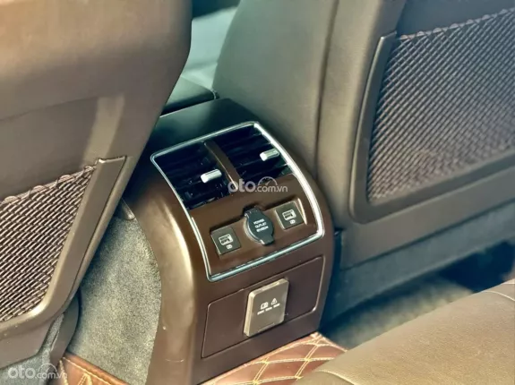 VinFast LUX A2.0 Tiêu chuẩn 2022 - Lên cốp điện, đèn Bi, Lippo thể thao