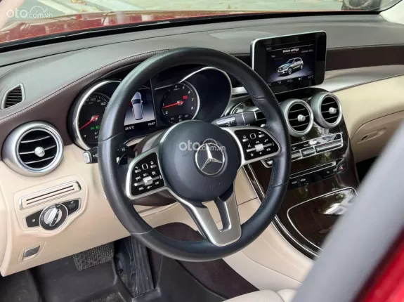 Mercedes-Benz GLC 200 4Matic 2018 - Màu đỏ nội thất kem