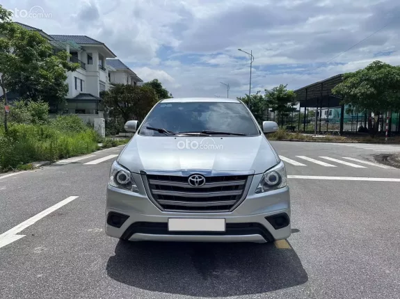 Toyota Innova 2.0E 2015 - Phương tiện lý tưởng cho công việc và gia đình