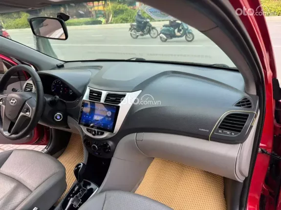 Hyundai Accent 1.4 CVT Blue 2015 - Nét căng
