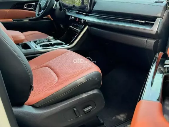 Kia Carnival 3.5G Signature 2023 - Kia Carnival 3.5 Signature 2022 -