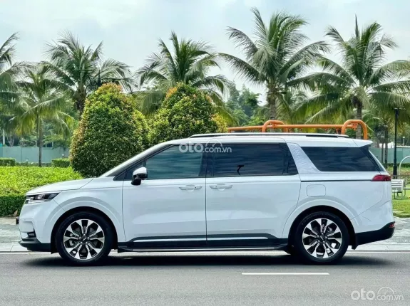 Kia Carnival 3.5G Signature 2023 - Kia Carnival 3.5 Signature 2022 -