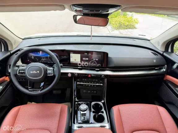 Kia Carnival 3.5G Signature 2023 - Kia Carnival 3.5 Signature 2022 -