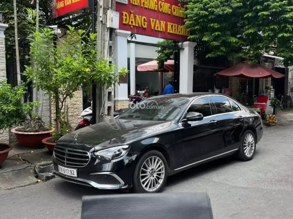 Mercedes-Benz E200 Exclusive 2022 - Nilong còn chưa bốc hết