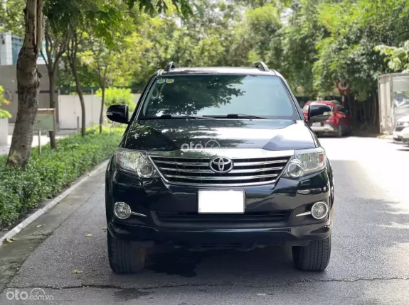 Toyota Fortuner 2.7 V 4X4 AT 2015 - Toyota Fortuner 2.7 V 4x4 AT 2015