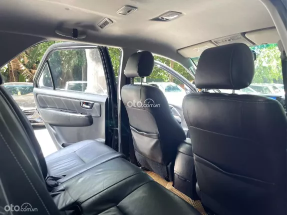 Toyota Fortuner 2.7 V 4X4 AT 2015 - Toyota Fortuner 2.7 V 4x4 AT 2015