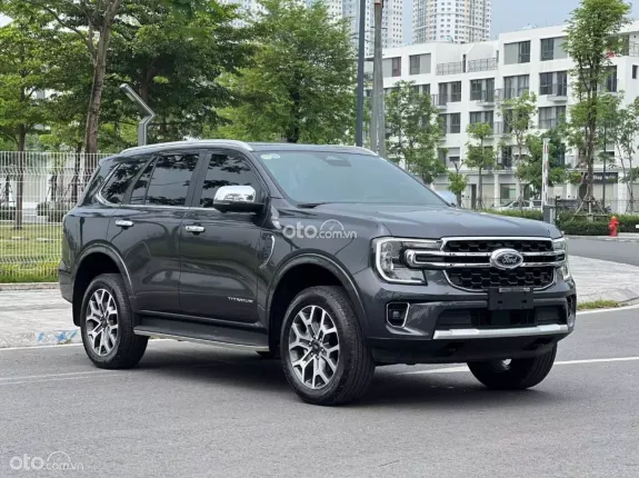 Ford Everest Titanium 2.2L 4x2 AT 2025 - Everest Titatium 4x2 2025