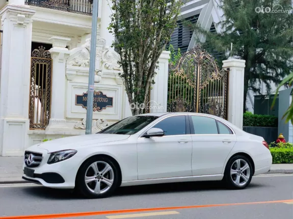 Mercedes-Benz E250 2023 - Giá vô cùng hợp lí, full lịch sử hãng