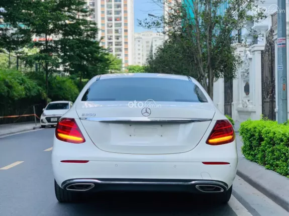Mercedes-Benz E250 2023 - Giá vô cùng hợp lí, full lịch sử hãng