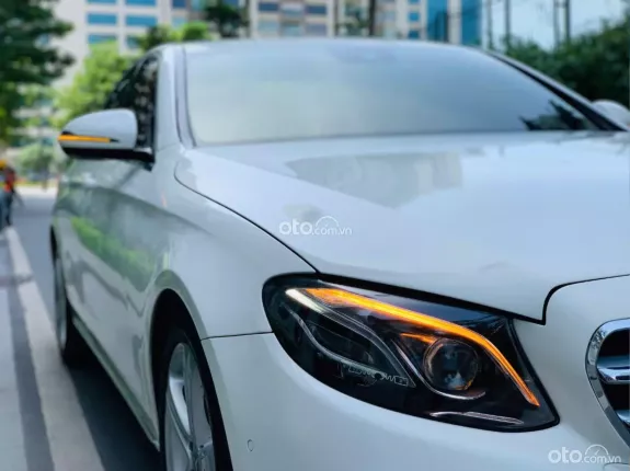 Mercedes-Benz E250 2023 - Giá vô cùng hợp lí, full lịch sử hãng