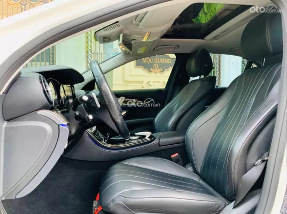 Mercedes-Benz E250 2023 - Giá vô cùng hợp lí, full lịch sử hãng