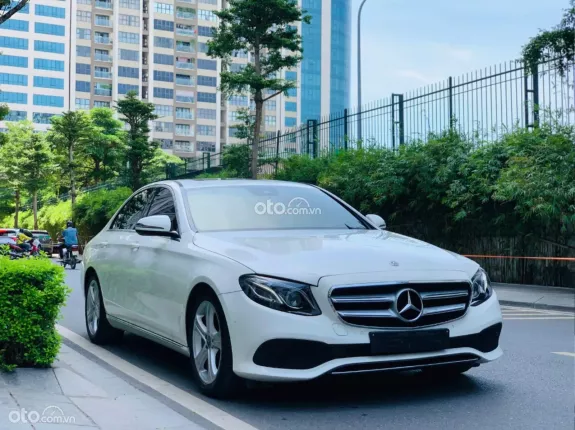 Mercedes-Benz E250 2023 - Giá vô cùng hợp lí, full lịch sử hãng