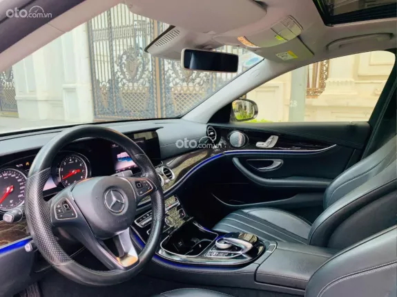 Mercedes-Benz E250 2023 - Giá vô cùng hợp lí, full lịch sử hãng