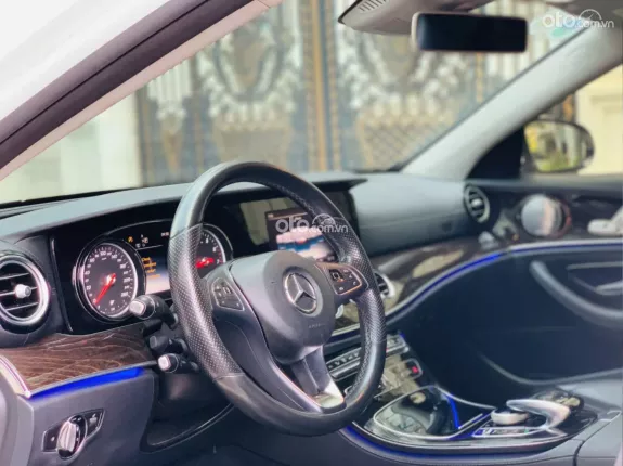 Mercedes-Benz E250 2023 - Giá vô cùng hợp lí, full lịch sử hãng