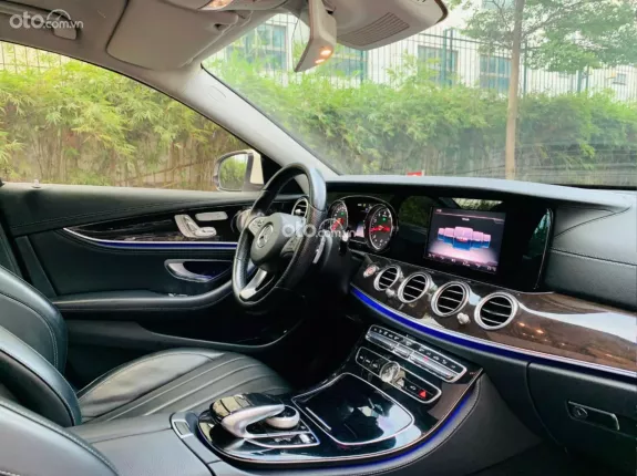 Mercedes-Benz E250 2023 - Giá vô cùng hợp lí, full lịch sử hãng