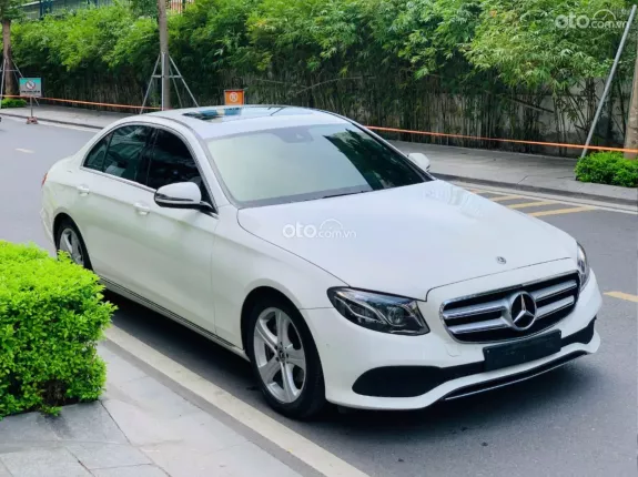 Mercedes-Benz E250 2023 - Giá vô cùng hợp lí, full lịch sử hãng