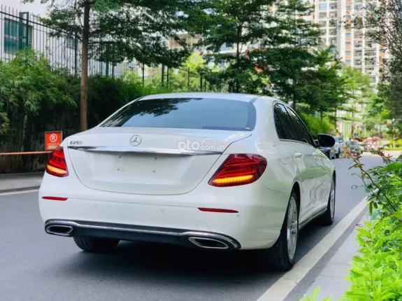 Mercedes-Benz E250 2023 - Giá vô cùng hợp lí, full lịch sử hãng