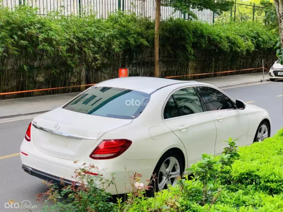 Mercedes-Benz E250 2023 - Giá vô cùng hợp lí, full lịch sử hãng