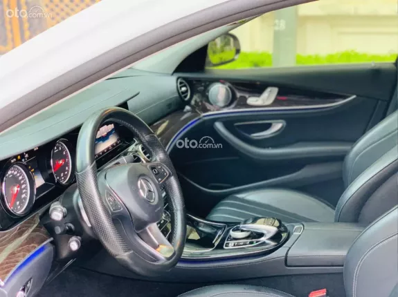 Mercedes-Benz E250 2023 - Giá vô cùng hợp lí, full lịch sử hãng