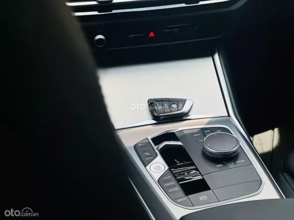 BMW 320i Sport Line 2024 - Odo 29.000km