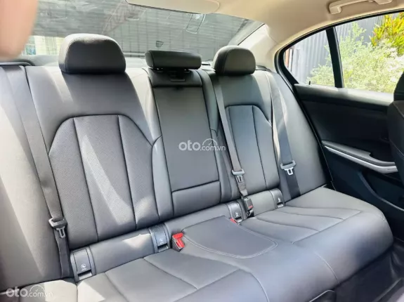 BMW 320i Sport Line 2024 - Odo 29.000km