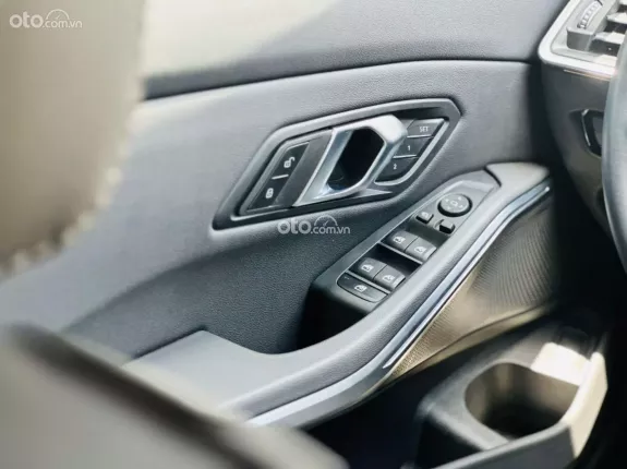 BMW 320i Sport Line 2024 - Odo 29.000km