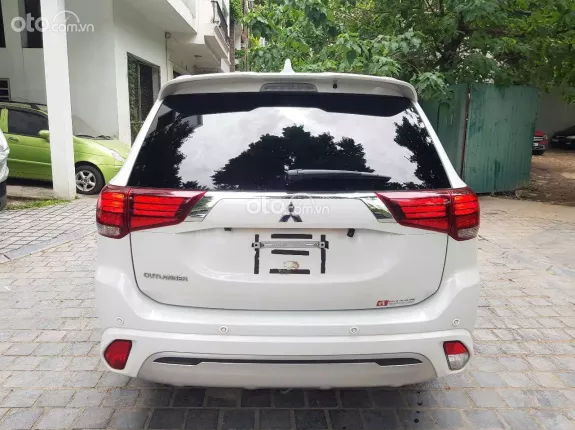Mitsubishi Outlander 2.0 CVT 2023 - MITSUBISHI OUTLANDER 2.0 AT sản xuất 2023. Xe tư nhân chính chủ