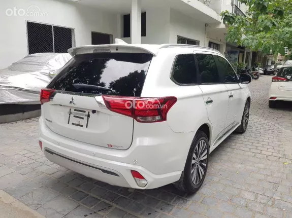 Mitsubishi Outlander 2.0 CVT 2023 - MITSUBISHI OUTLANDER 2.0 AT sản xuất 2023. Xe tư nhân chính chủ