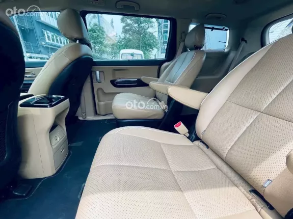 Kia Sedona 2.2 DATH 2018 - Biển Hà Nội. Xe đẹp chất so với đời