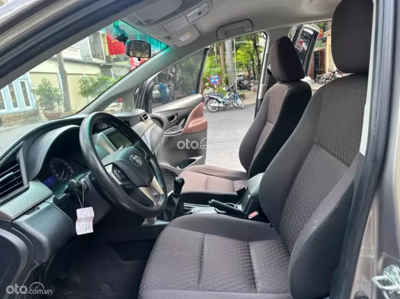 Toyota Innova 2.0E 2021 - Xe gia đình