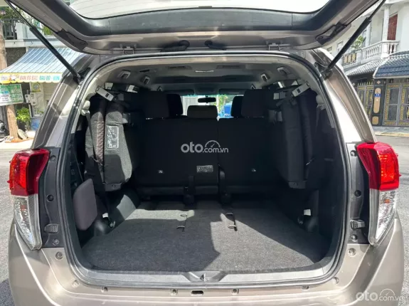 Toyota Innova 2.0E 2021 - Xe gia đình