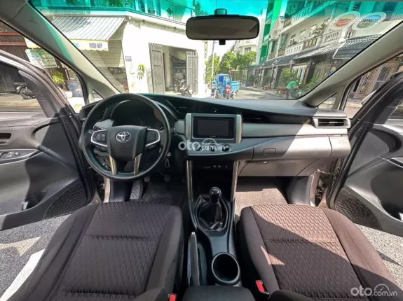 Toyota Innova 2.0E 2021 - Xe gia đình