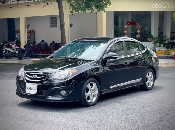 Hyundai Avante 1.6 AT 2012 - Full Đồ chơi