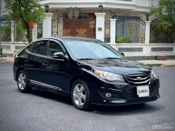 Hyundai Avante 1.6 AT 2012 - Full Đồ chơi