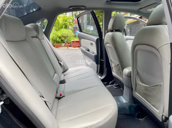 Hyundai Avante 1.6 AT 2012 - Full Đồ chơi
